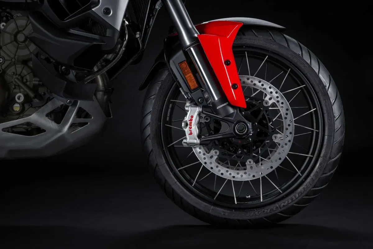 Ducati Multistrada V4 Rally 2026: sospensioni intelligenti, evoluzione elettronica e sicurezza [VIDEO & GALLERY] (57)