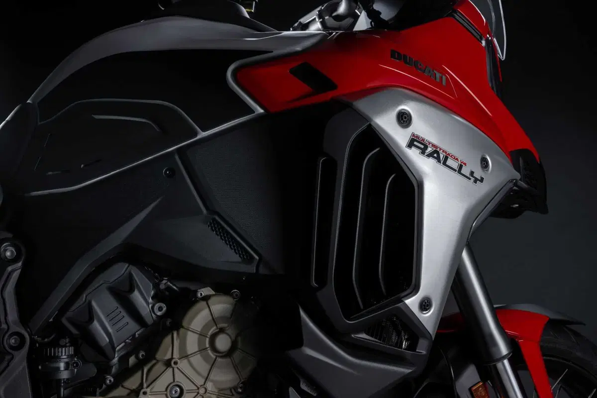 Ducati Multistrada V4 Rally 2026: sospensioni intelligenti, evoluzione elettronica e sicurezza [VIDEO & GALLERY] (61)