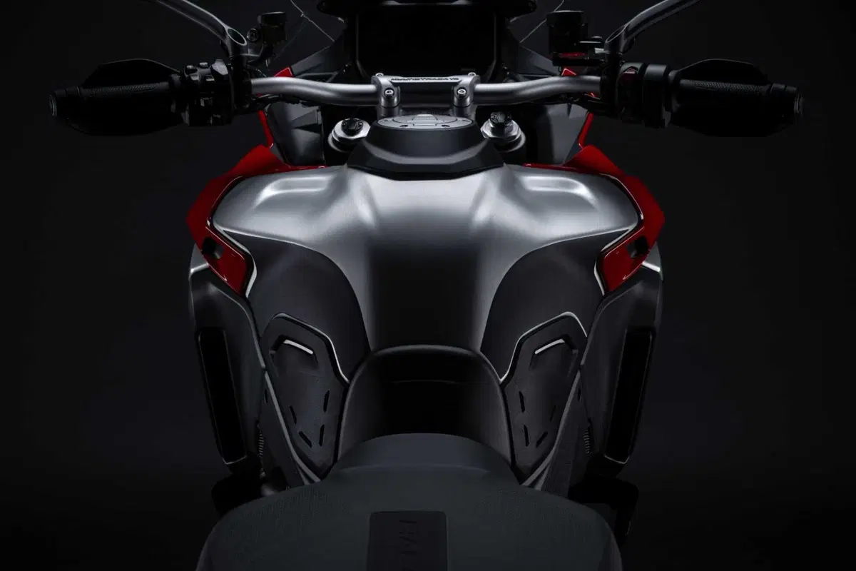 Ducati Multistrada V4 Rally 2026: sospensioni intelligenti, evoluzione elettronica e sicurezza [VIDEO & GALLERY] (66)