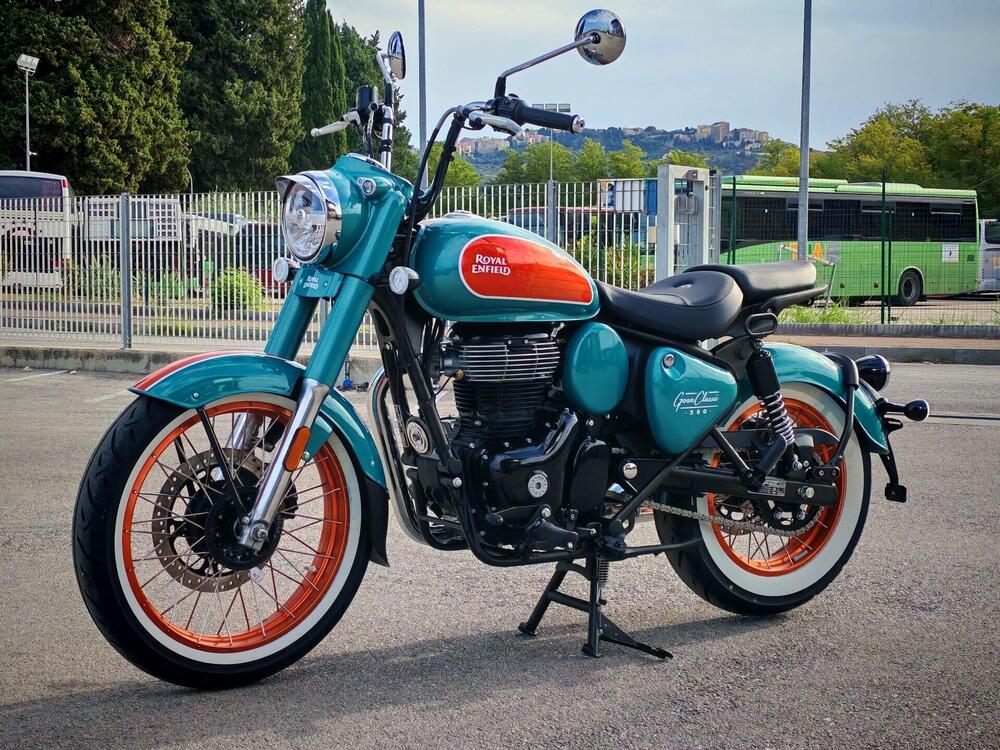 Royal Enfield Classic 350 (2021 - 25) (4)