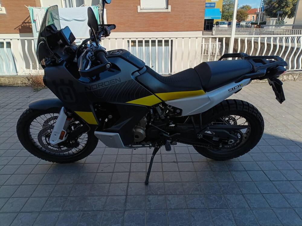 Husqvarna Norden 901 (2022 - 25) (2)