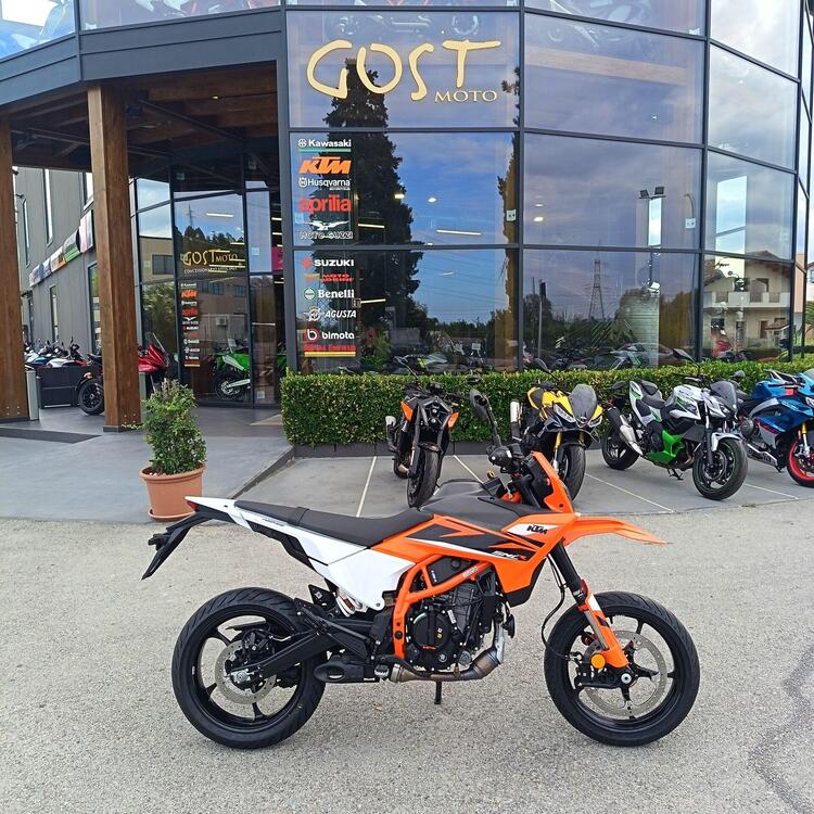 KTM 125 SMC R (2025)