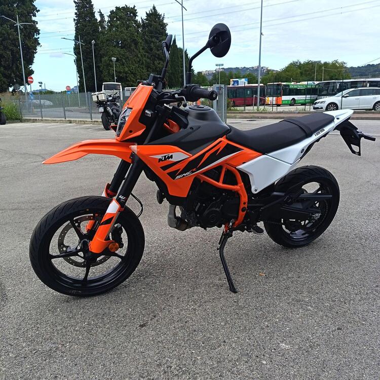 KTM 125 SMC R (2025) (4)
