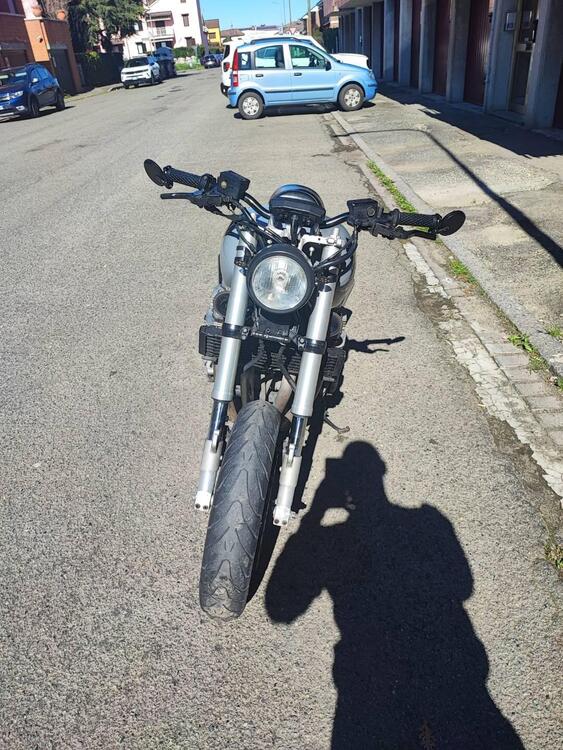 Yamaha XJR 1300 (1999 - 02) (2)