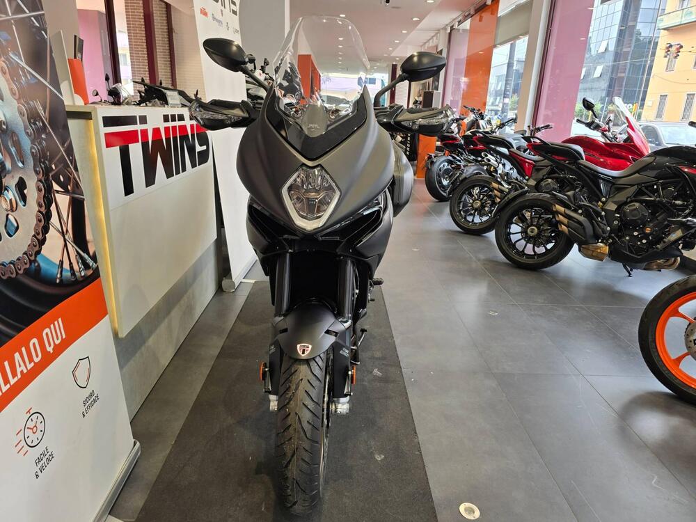 MV Agusta Turismo Veloce 800 Lusso SCS (2021 - 25) (3)