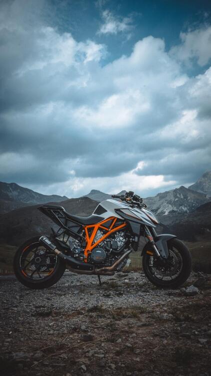 KTM 1290 Super Duke R (2019) (4)