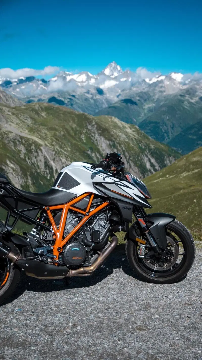 KTM 1290 Super Duke R (2019) (5)