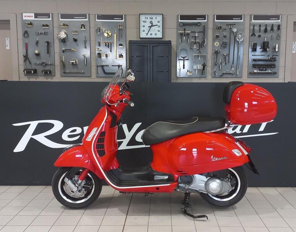 Vespa GTS 300 Super (2017 - 18) (2)