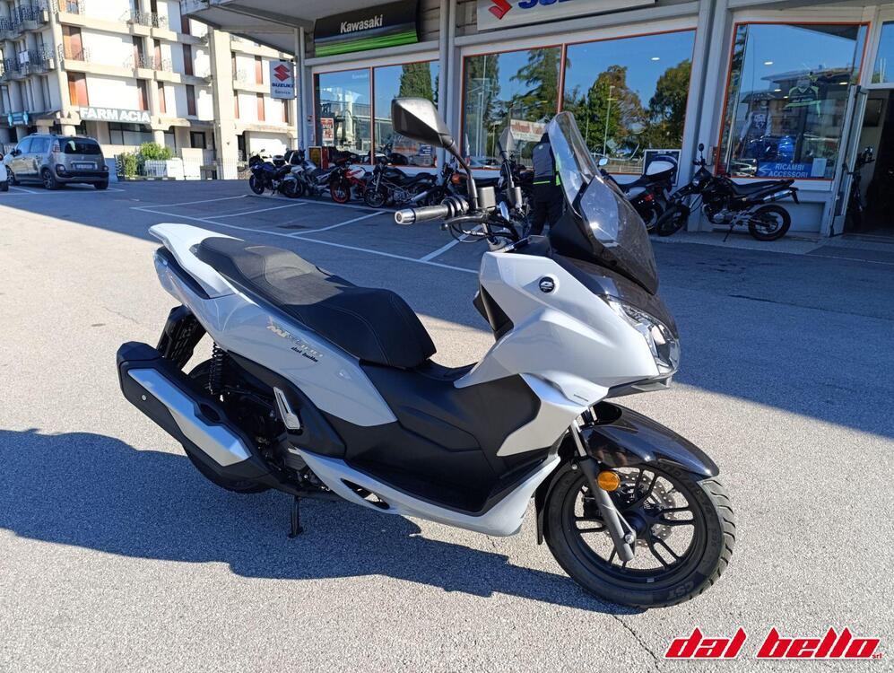 QJ Motor MTX 300 (2025)