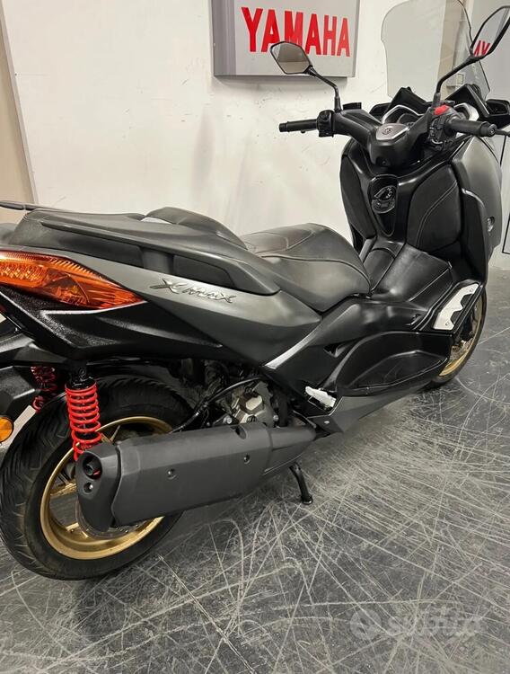 Yamaha X-Max 300 Tech Max (2020) (4)