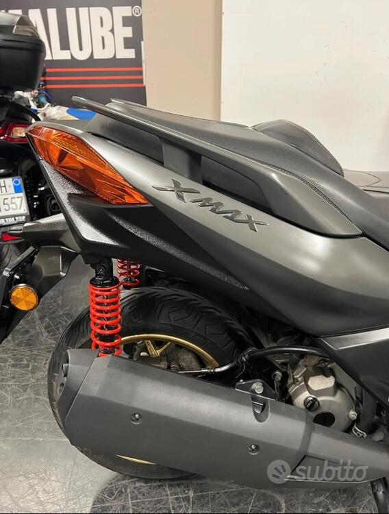 Yamaha X-Max 300 Tech Max (2020) (5)