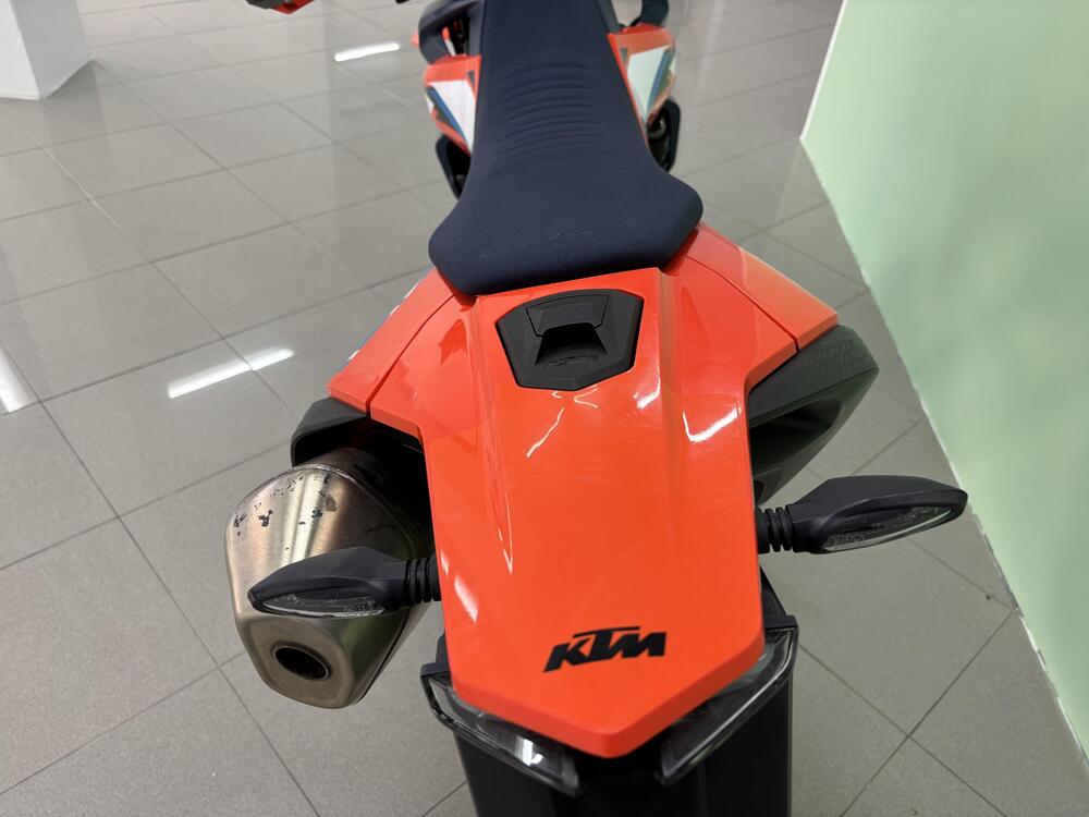 KTM 690 SMC R (2023 - 25) (5)