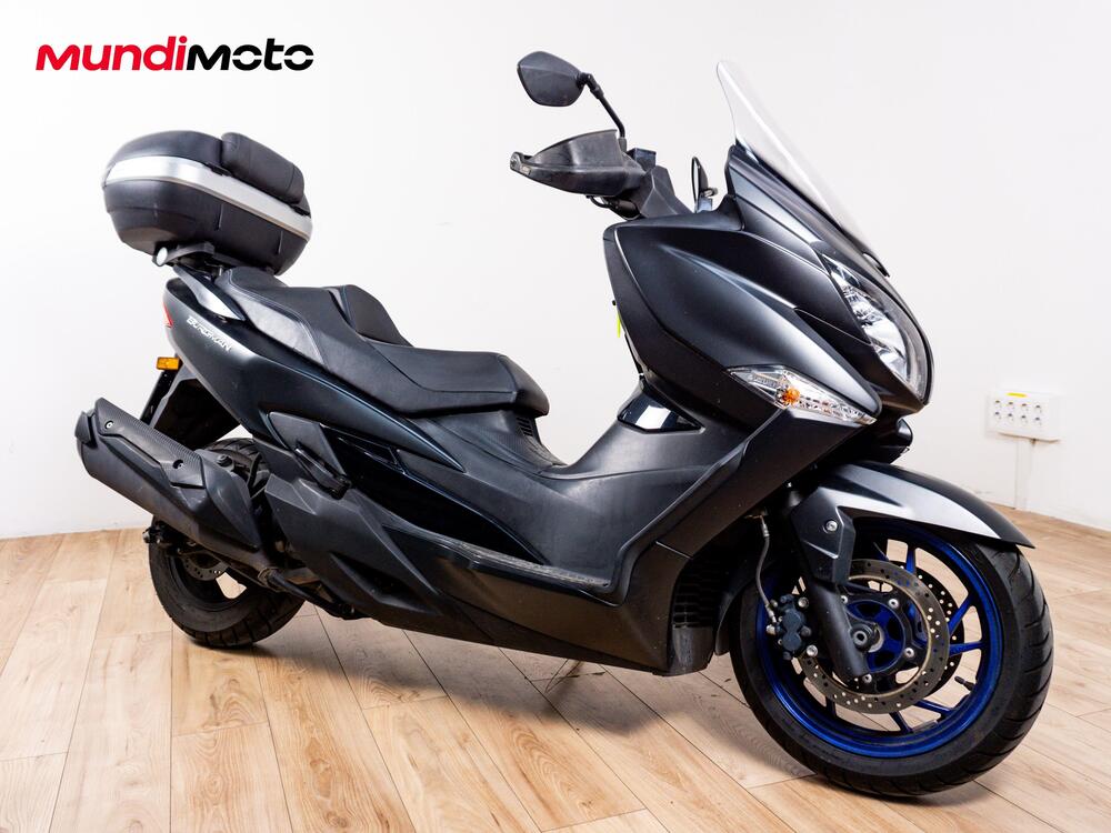 Suzuki Burgman 400 (2022 - 24) (2)