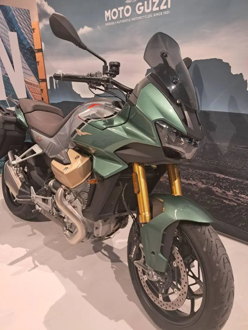 Moto Guzzi V100 Mandello S (2025 - 26) (3)