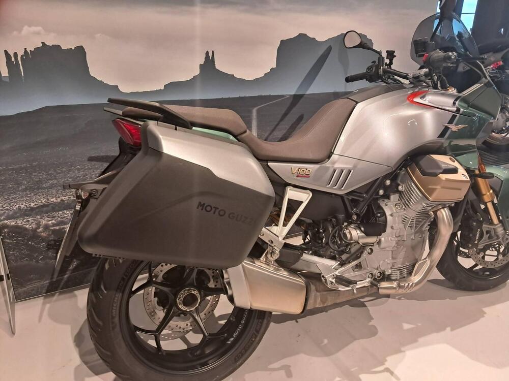 Moto Guzzi V100 Mandello S (2025) (4)