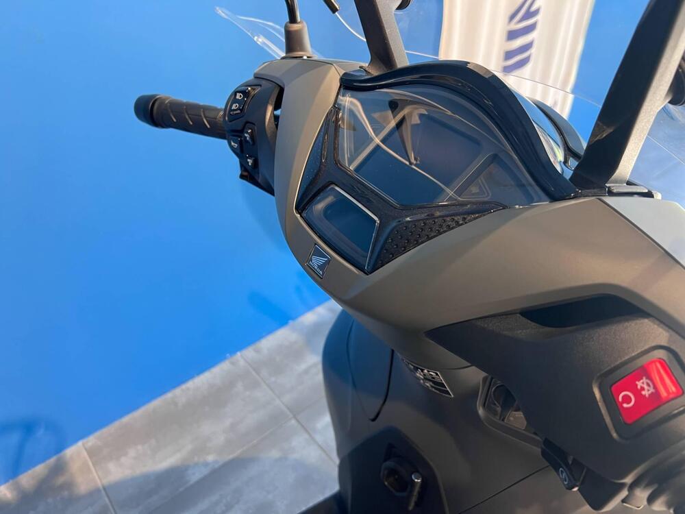 Honda SH 350i Sport (2025) (5)