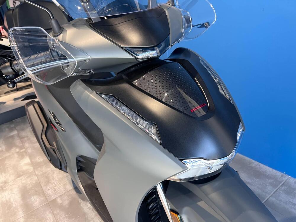 Honda SH 350i Sport (2025) (3)