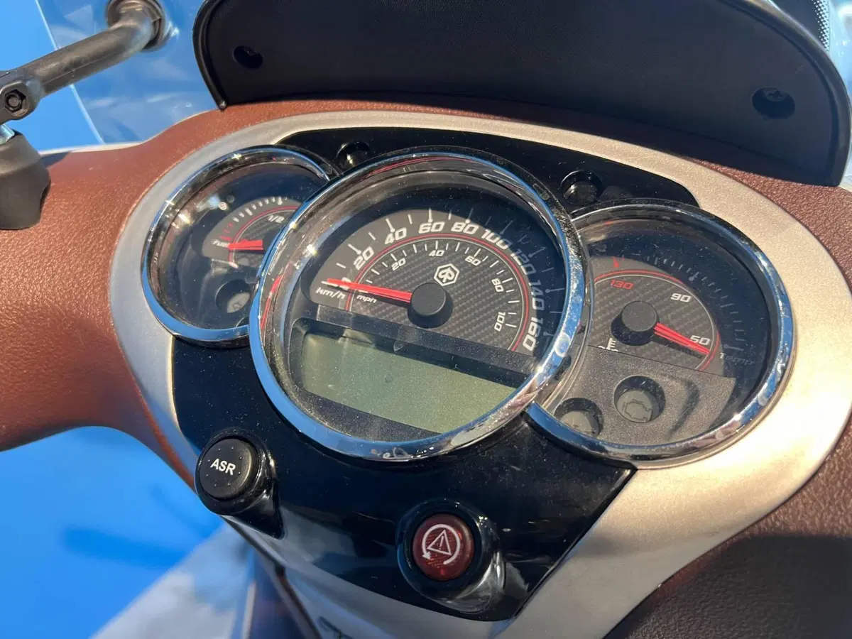 Piaggio Beverly 350 ABS (2016 - 20) (8)