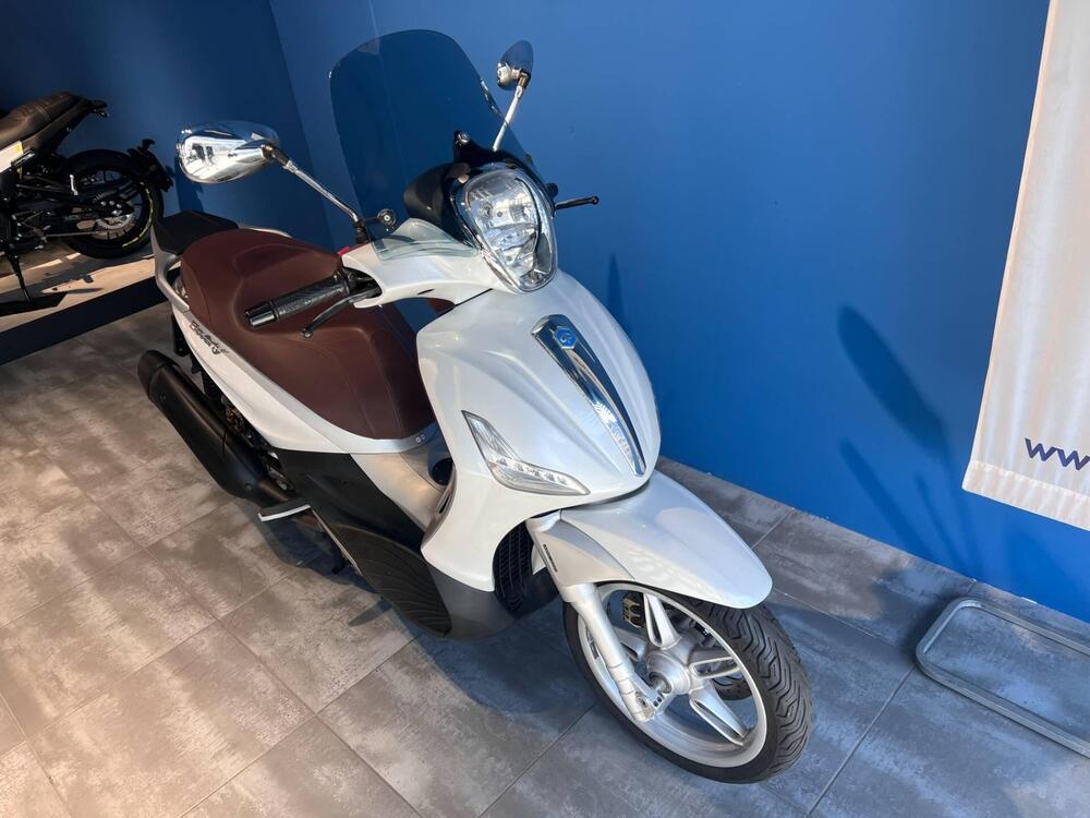 Piaggio Beverly 350 ABS (2016 - 20) (3)