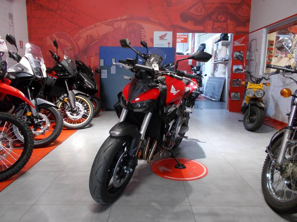 Honda CB 1000 Hornet (2025) (4)