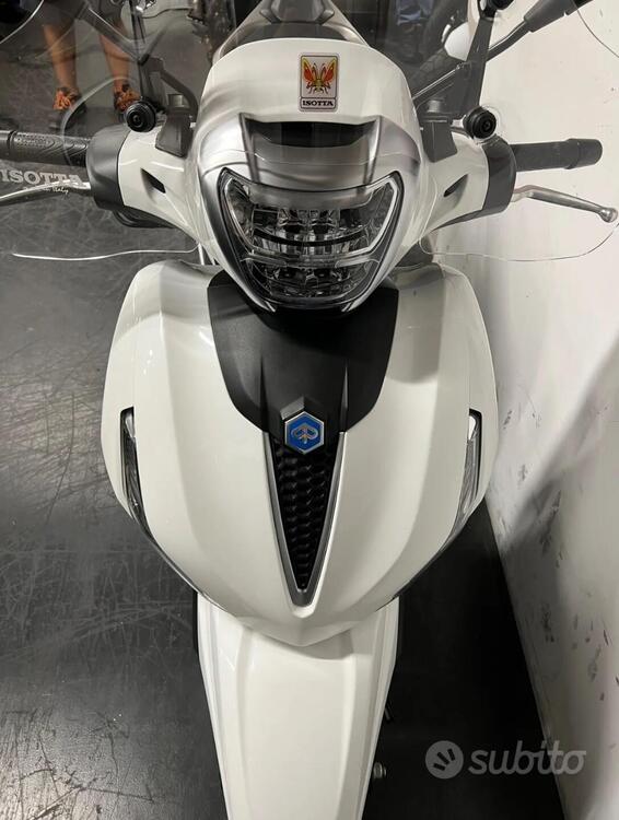 Piaggio Beverly 300 ABS-ASR (2021 - 25) (3)