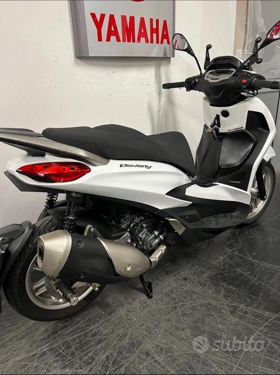 Piaggio Beverly 300 ABS-ASR (2021 - 25) (4)