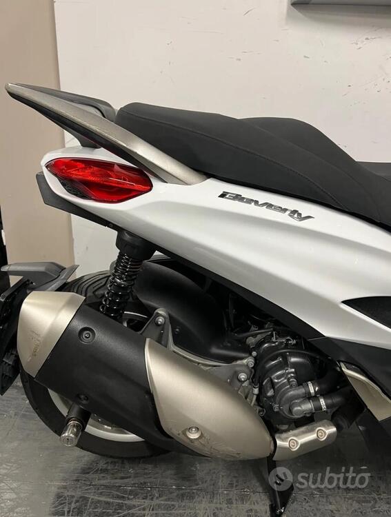 Piaggio Beverly 300 ABS-ASR (2021 - 25) (5)