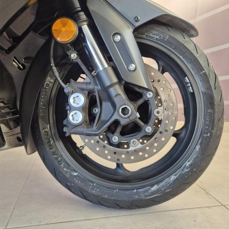 Yamaha T-Max 560 Tech Max (2020) (4)