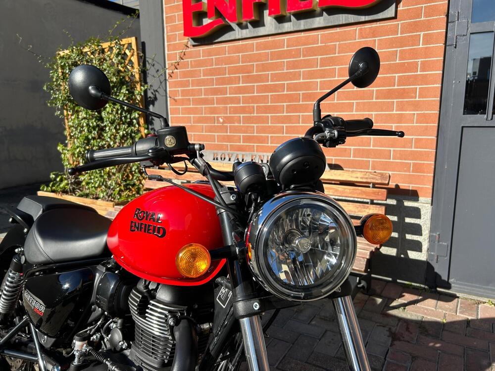 Royal Enfield Meteor 350 Fireball (2021 - 25) (5)