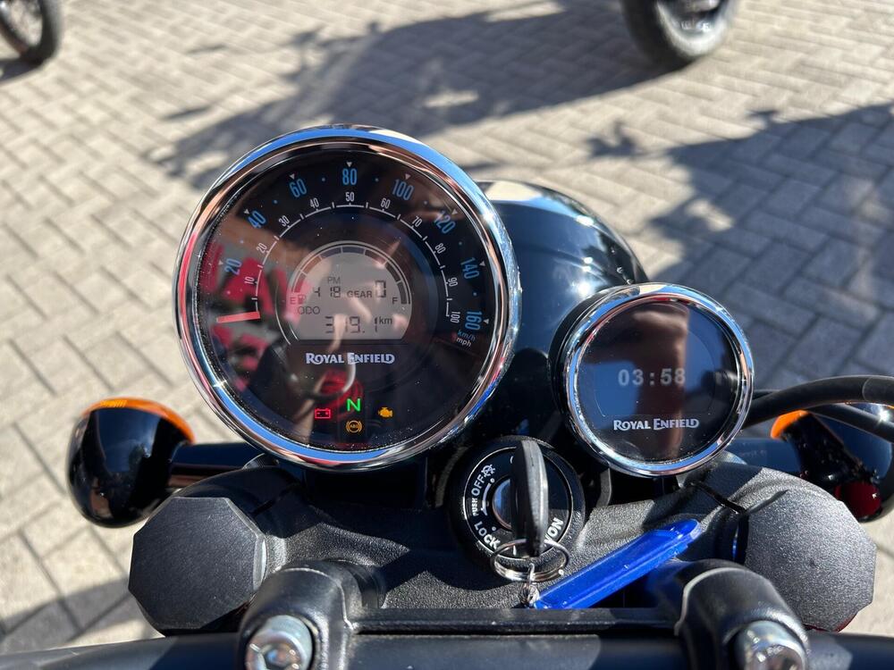 Royal Enfield Meteor 350 Fireball (2021 - 25) (2)