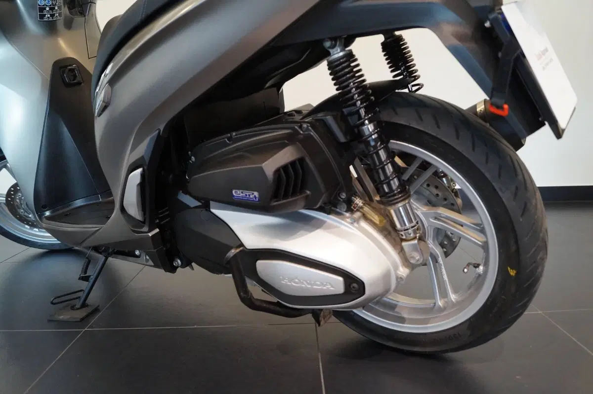 Honda SH 350 (2021 - 24) (9)