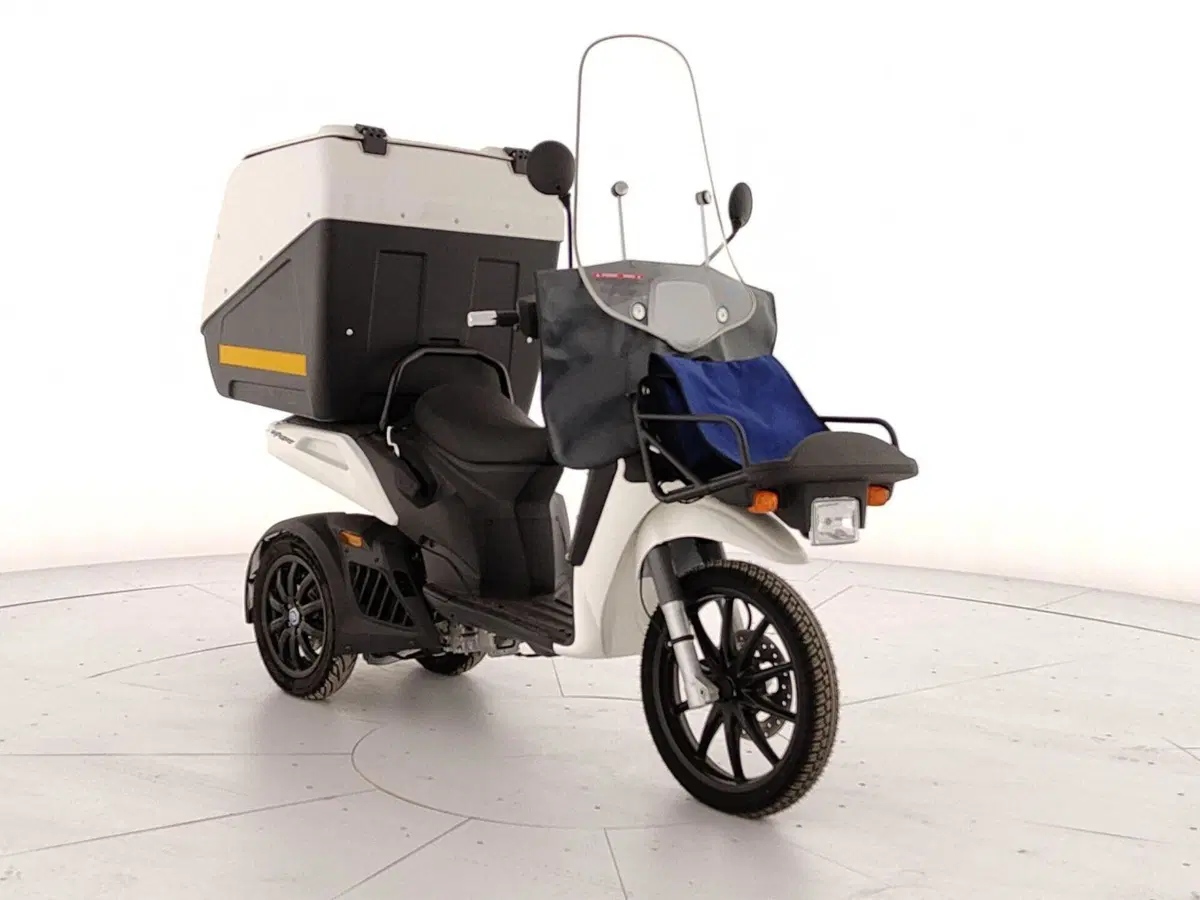 Piaggio 1 Active (2022 - 26) (7)