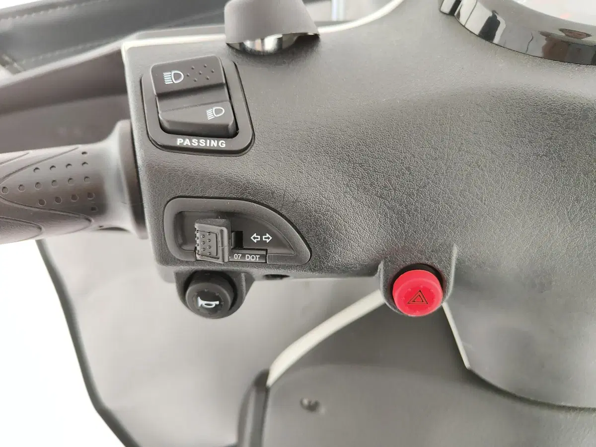 Piaggio 1 Active (2022 - 26) (13)