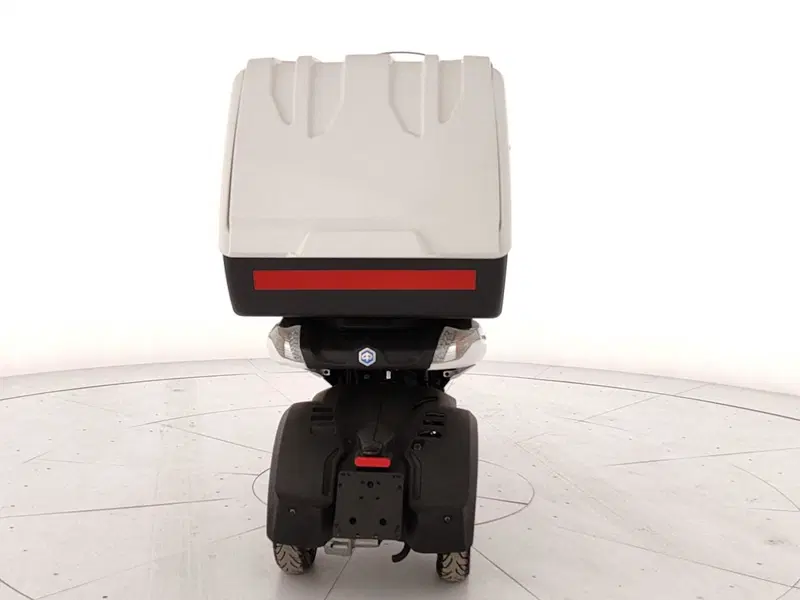 Piaggio 1 Active (2022 - 26) (4)