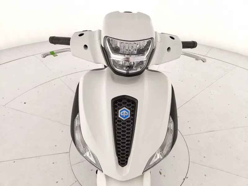 Piaggio 1 Active (2022 - 26) (8)