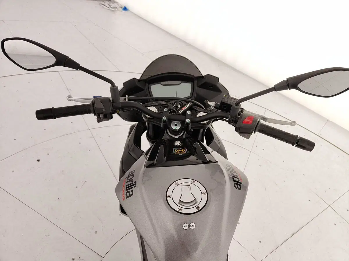 Aprilia Tuono 125 (2025 - 26) (17)