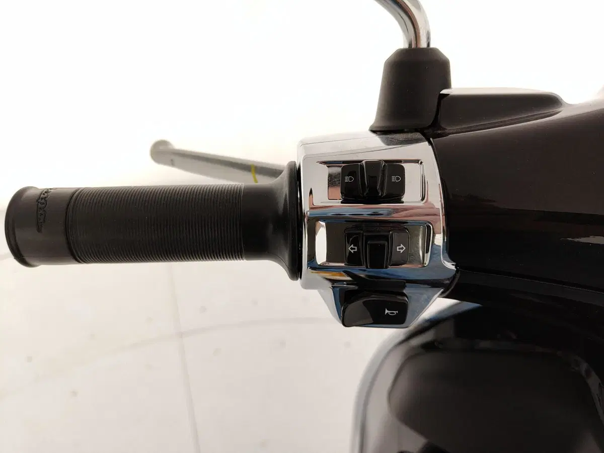 Vespa Primavera 125 Tech (2024 - 25) (9)