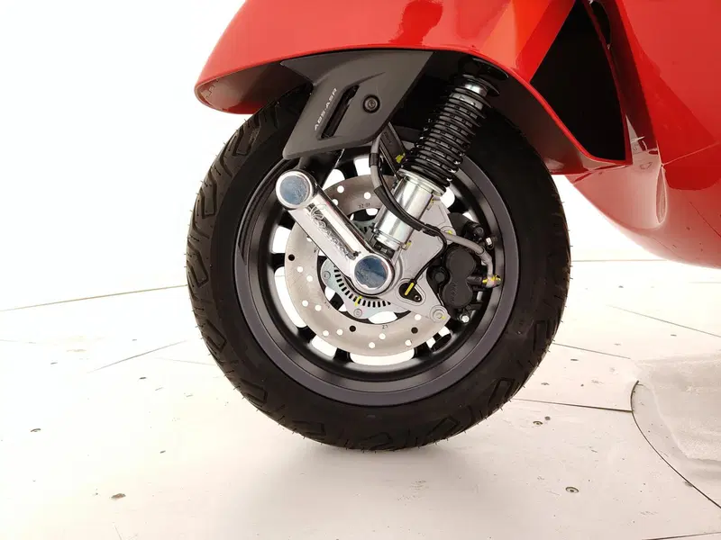 Vespa GTS 125 (2025 - 26) (11)