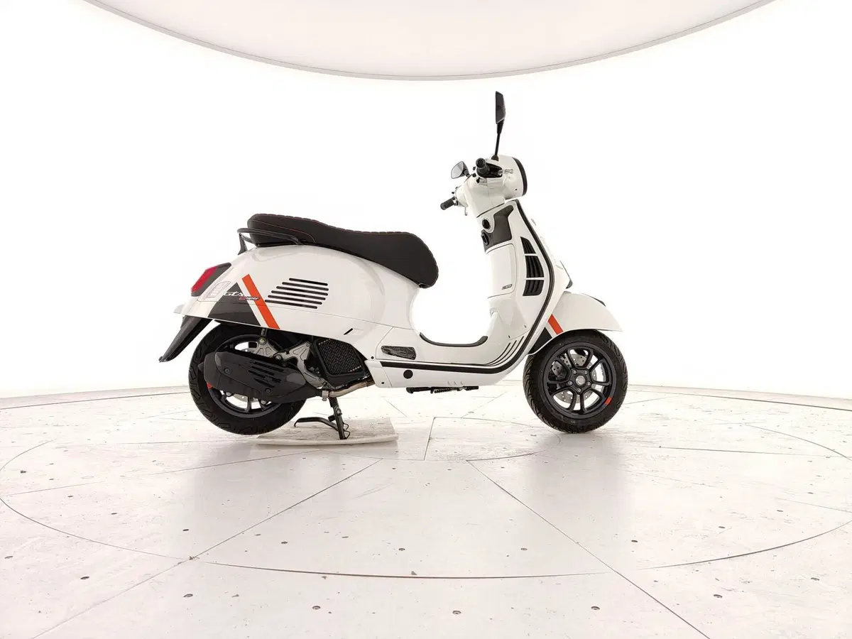 Vespa GTS 125 Supersport (2025 - 26) (5)