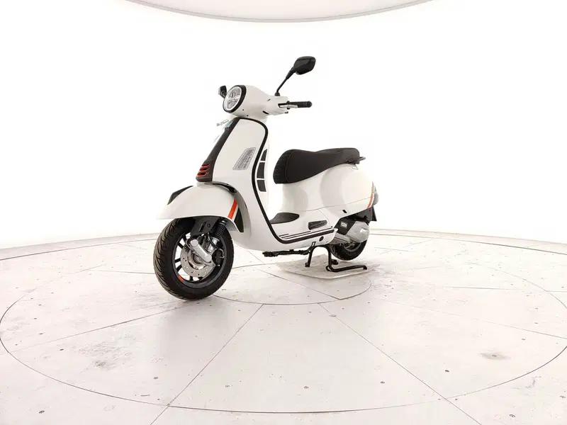 Vespa GTS 125 Supersport (2025 - 26)