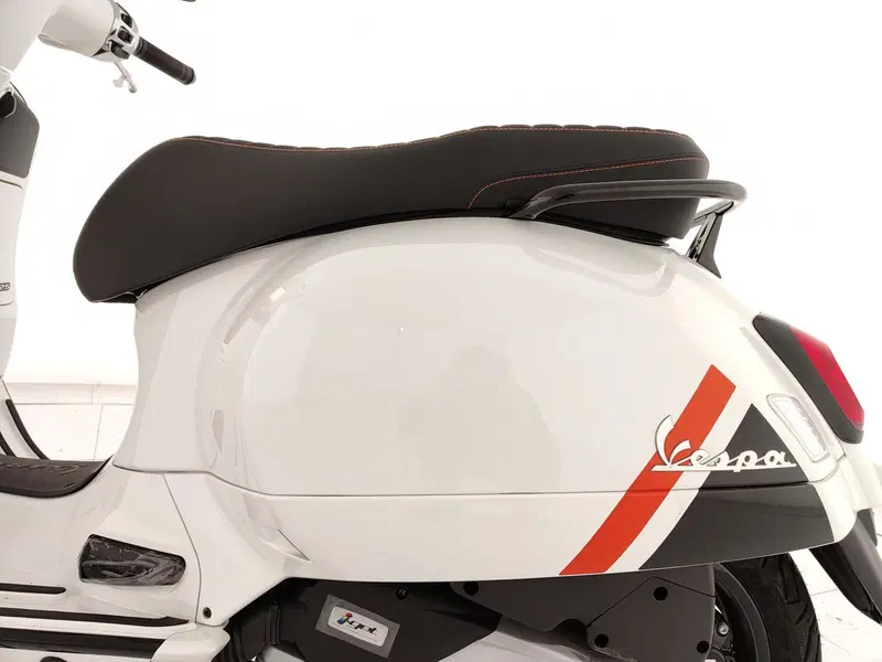 Vespa GTS 125 Supersport (2025 - 26) (17)