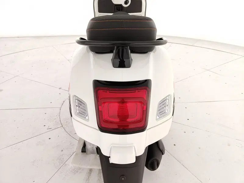 Vespa GTS 125 Supersport (2025 - 26) (9)