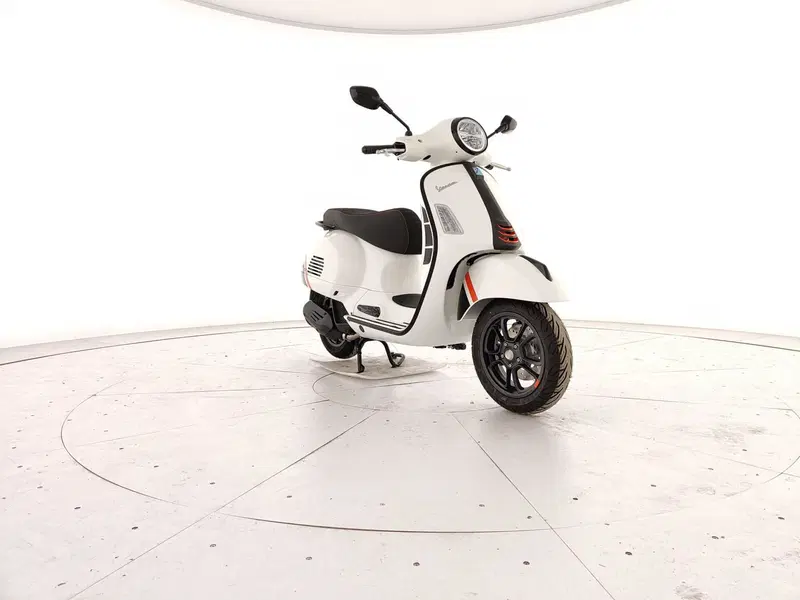 Vespa GTS 125 Supersport (2025 - 26) (6)