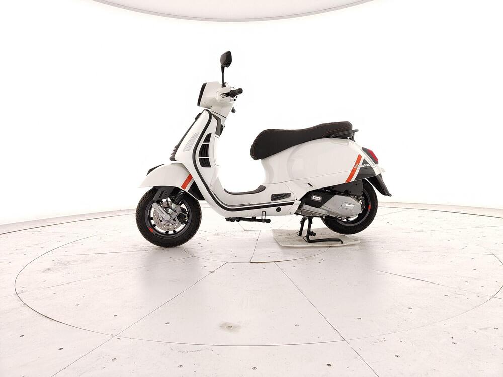 Vespa GTS 125 (2025) (2)