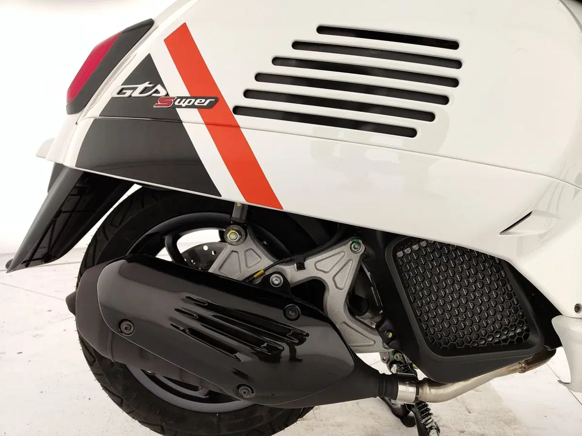 Vespa GTS 125 Supersport (2025 - 26) (19)