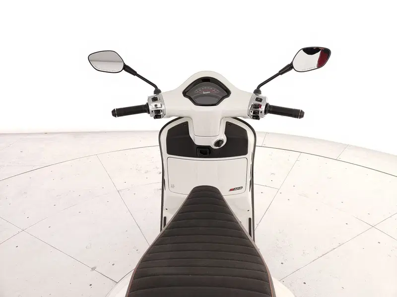 Vespa GTS 125 Supersport (2025 - 26) (11)