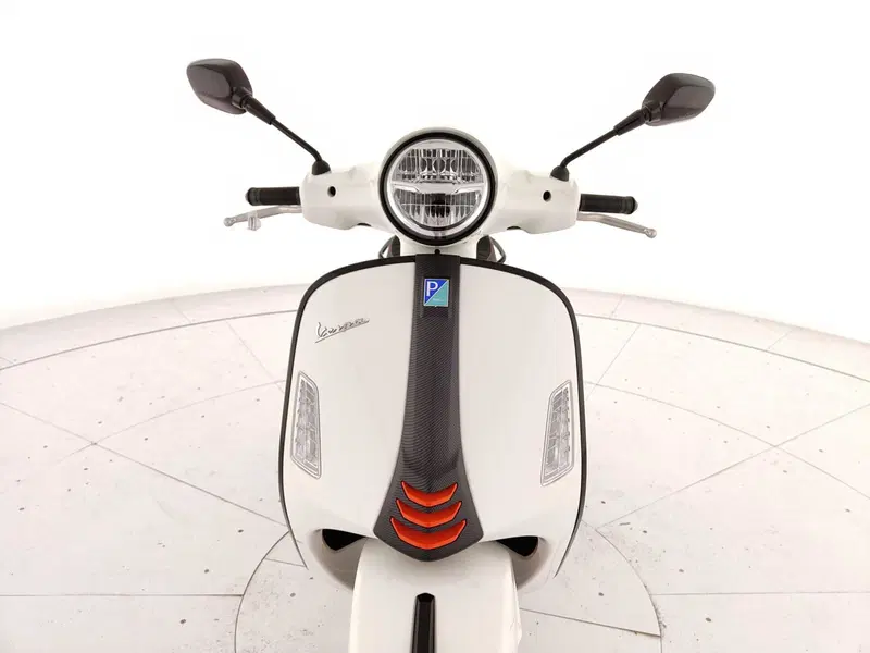 Vespa GTS 125 Supersport (2025 - 26) (8)