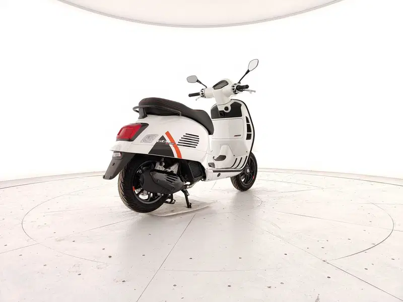 Vespa GTS 125 Supersport (2025 - 26) (4)