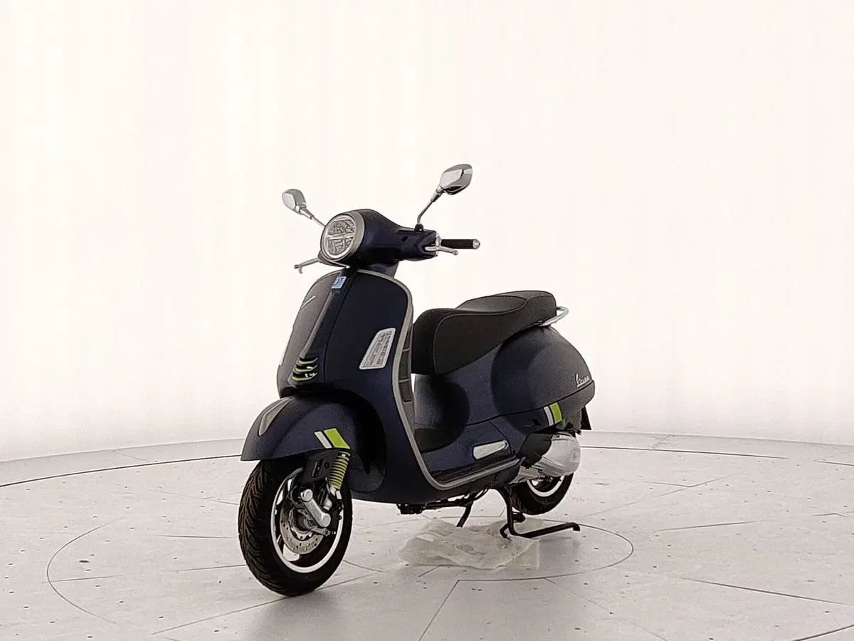 Vespa GTS 300 (2023 - 24)