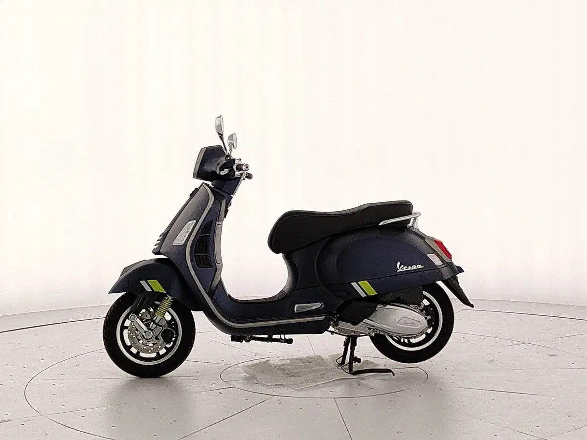 Vespa GTS 300 (2023 - 24) (2)